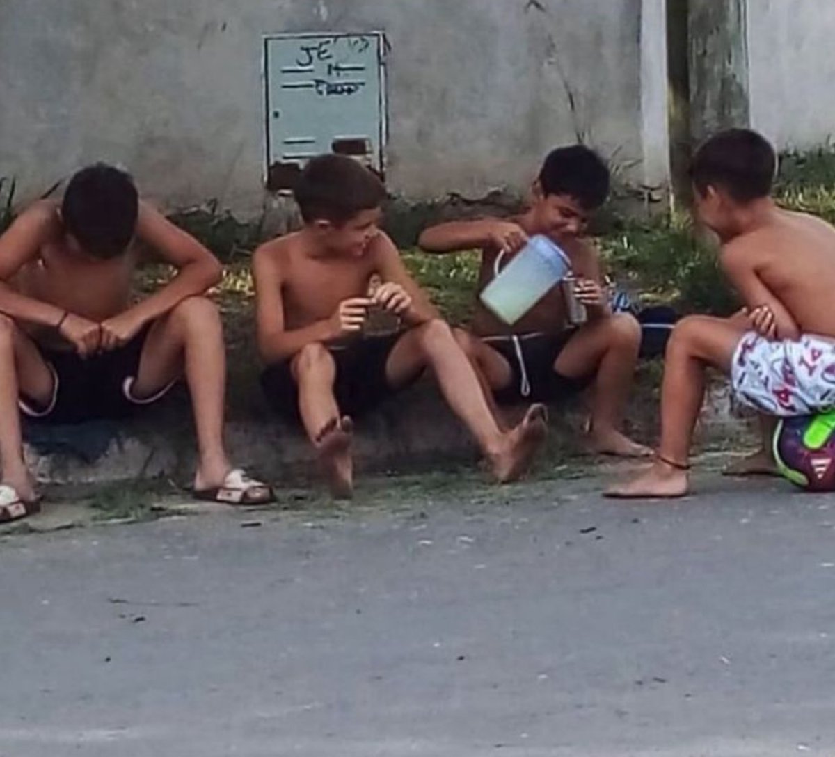 Época mais feliz de um homem resumida em uma imagem: