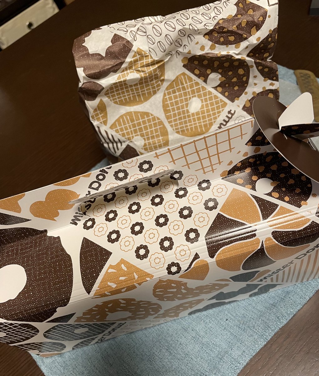 まさか旦那もミスド(箱)買って帰ってくるとはね…🍩