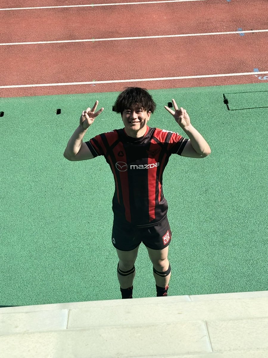 u___u__m's tweet image. た、たぶん私です🫣
試合後近くまで来てくださりありがとうございました。ただお名前を書いただけのボードでしたが、応援の気持ちをお伝えできて嬉しいです☺️怪我からの復帰を心待ちにしていました。すぴょん選手のプレーをまた見られることを楽しみにしています！これからも頑張ってください✨