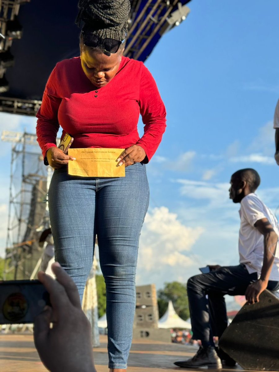 <a href="/GalaxyFMUg/">100.2 Galaxy FM Zzina!</a> Mukiga Nenki’s Zip was repaired at the venue. 
📸 by <a href="/mukigawamuhoozi/">MUKIGA NENKI</a>