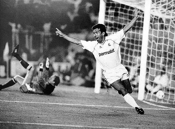 MadridSports_'s tweet photo. ▫️32 años sin Juanito, pero con su espíritu siempre en el Bernabéu. 
▫️En cada remontada. 
▫️En cada noche europea de épica. 

▫️El 7, siempre. https://t.co/M6Lly1Dlwi