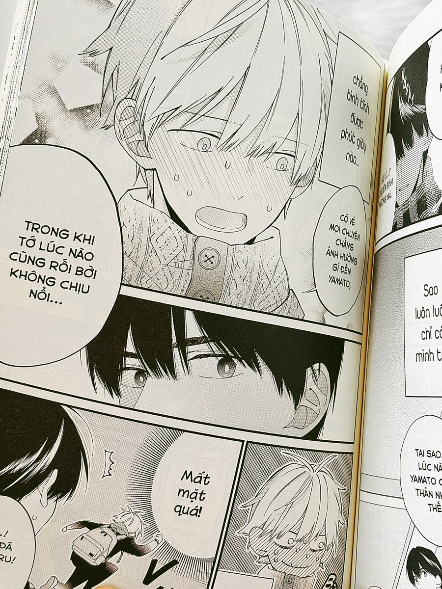 ベトナム語版『#君には届かない。』1〜4巻をいただきました🇻🇳
特典が大変豪華です。手前にあるものはメモ帳で中も可愛いです📝ポスターもあります。 