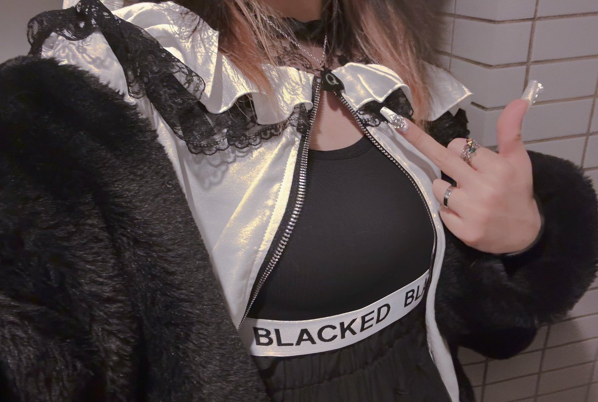 mayuzumidai's tweet photo. ♠️👌🖕 https://t.co/26HHilgnha