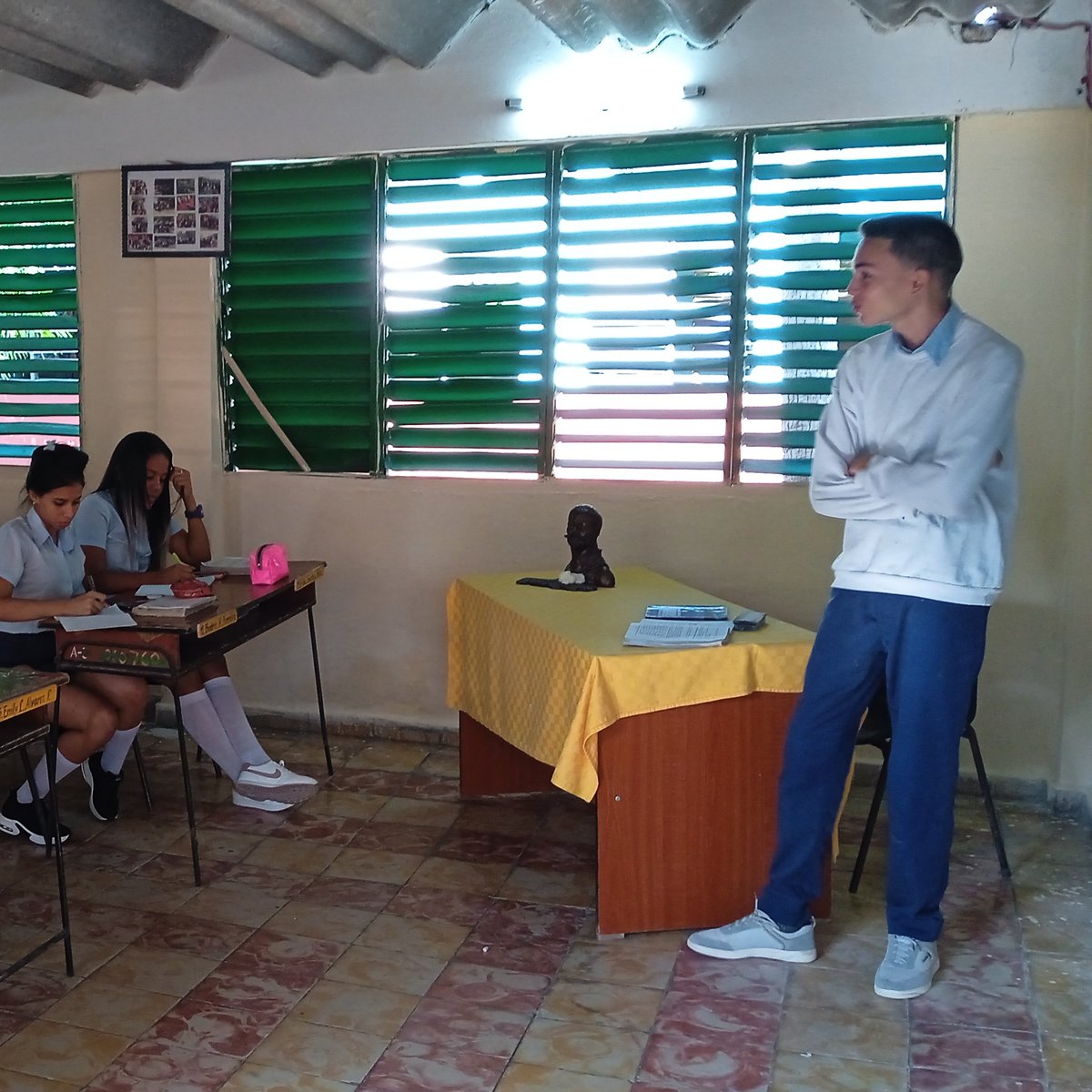 El IPU Emma Rosa en función de la comtextualización de la estrategia de formación vocacional, materializada en el trabajo con los monitores en las clases del área de ciencias <a href="/RicardoQuiala/">Carlos Ricardo Quiala</a>  @dmemella <a href="/chacon_zuzel/">Zuzel Chacón González</a>