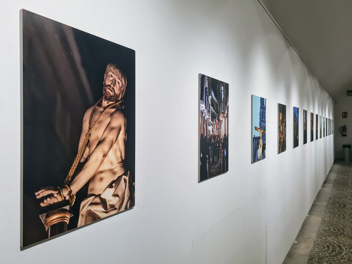 Valladolid aún sigue en el clima de #SemanaSantaVLL2024 ✝️La @SemanaSantaVLL, @ssenrioseco y la Semana Santa de Medina del Campo, las más importantes de la provincia, están reunidas en una exposición fotográfica en la oficina de Turismo de San Benito. 📆 Hasta el 7 de abril