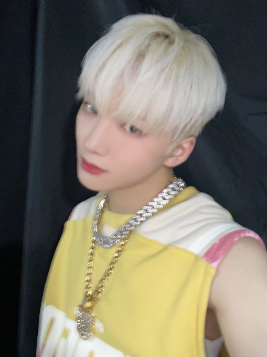 xikers_official's tweet photo. [#민재] 맛난 저녁 먹었어요 로디~~?? 밥 안 챙겨드신 로디는 꼭 밥 먹기!😎 케이콘 다녀오니까 벚꽃이 많이 폈던데 이제 진짜 봄인가봐요🌸 함께하는 두 번째 봄도 따뜻하게 만들어봅시다!!💕
#xikers #싸이커스 https://t.co/n4rcT63BgS