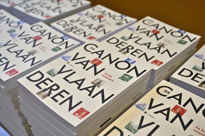 'Le Canon de la Flandre, un exemple pour la Belgique francophone ' ? 
C'est le sujet du débat auquel je participerai à l'invitation de la revue Septentrion avec Chantal <a href="/Kesteloot7/">Chantal Kesteloot</a> et <a href="/atouriel/">Aubry Touriel</a>. 
Rendez-vous à la Foire du Livre de Bruxelles ce samedi 6 avril à 18:00.