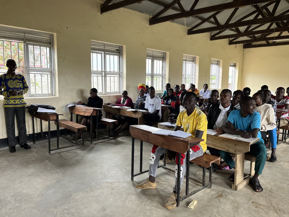 1/3 Great to visit the @Irish_Aid supported Nakapiripirit Technical Institute in #Karamoja, #Uganda, today and to hear of the impact the skills training in agriculture, building and electrical work is having on the lives of hundreds of young people. @IrlEmbUganda