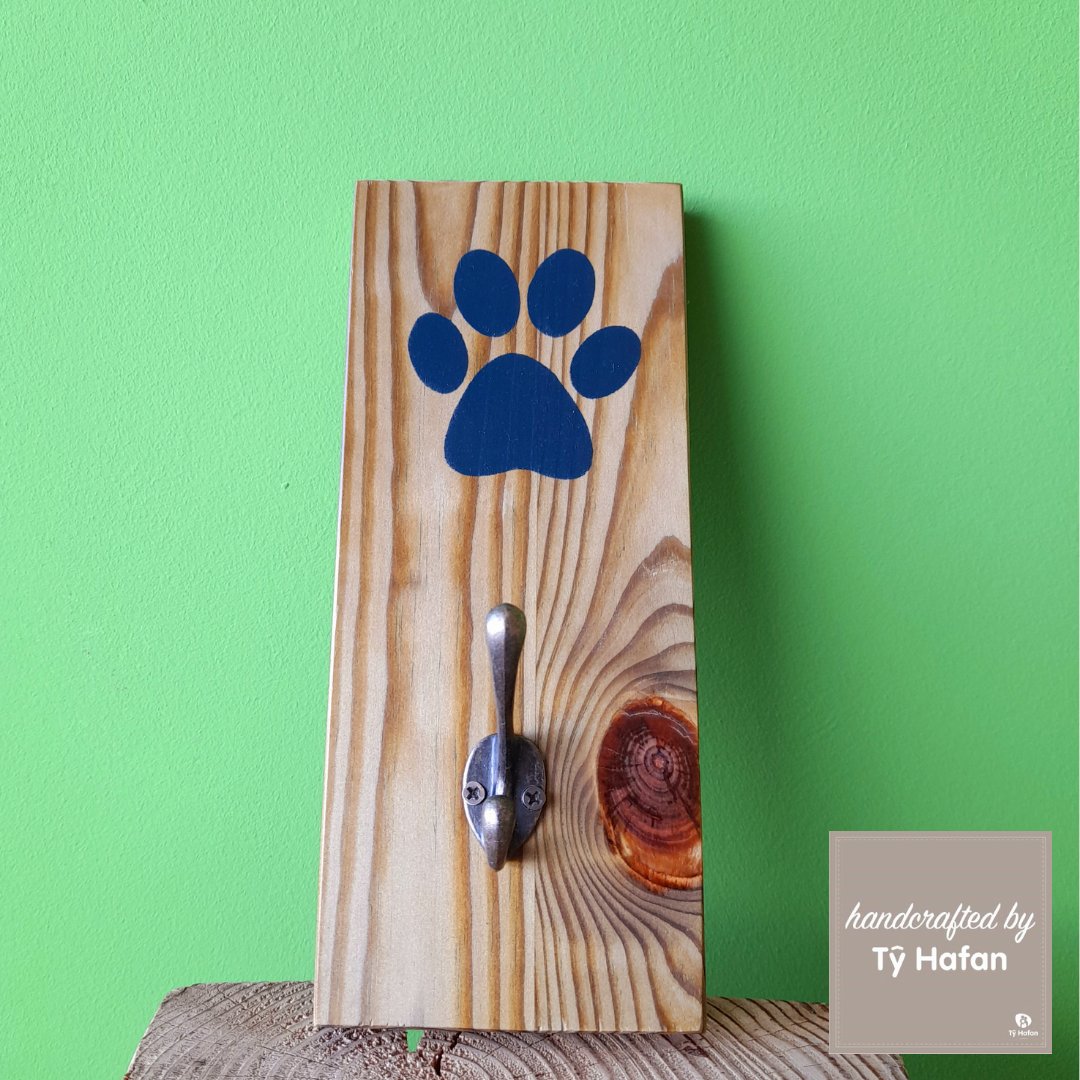 If you’re always searching for the dog's lead when they're impatiently waiting for their walk, then our handmade lead hook is pawfect for you! 🐾 We have limited numbers available, so grab yours while you can > etsy.me/47n4c2E #DogLeadHolder #DogLeadHook #Dogs