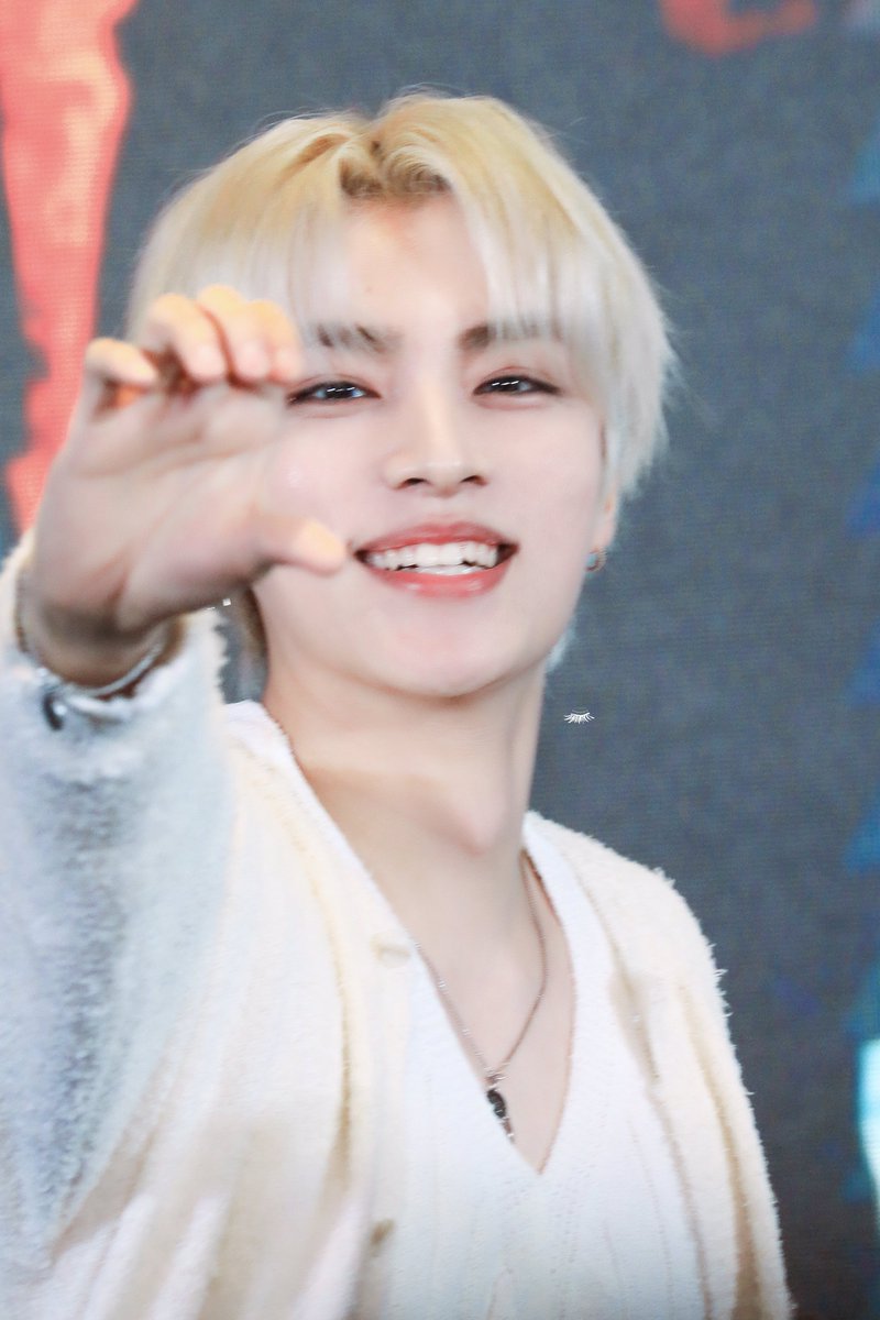 Longeyelash0808's tweet photo. 240401 Phantom Guang Zhou Fansign
🐶
#肖俊 #XIAOJUN #샤오쥔
#シャオジュン #肖德俊 #เซียวจวิ้น
#NCT #WayV #威神 https://t.co/tVgm2h0JIz