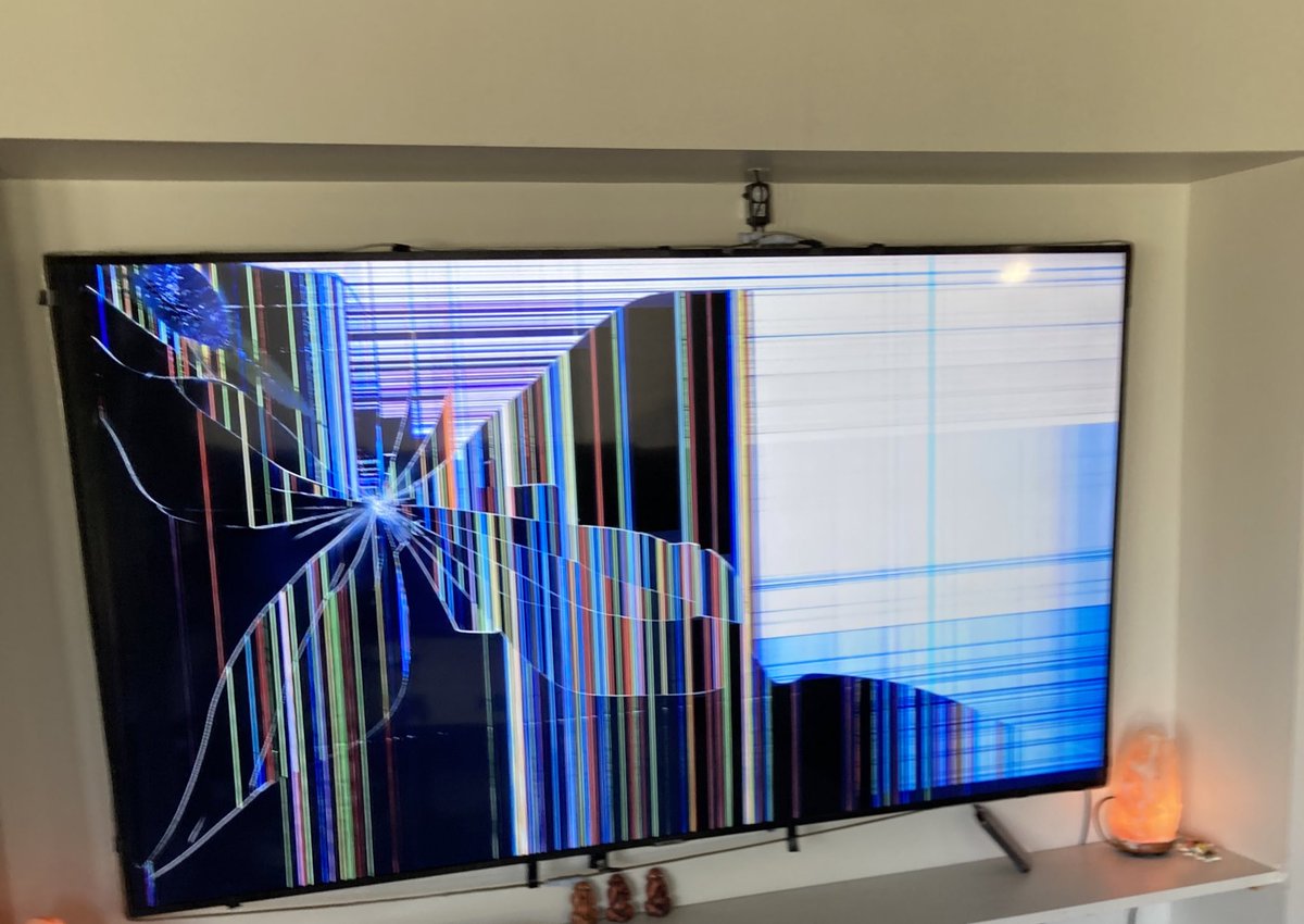 milfsohard's tweet image. operation tell the hub the kids broke the tv was a success 
#funstuff