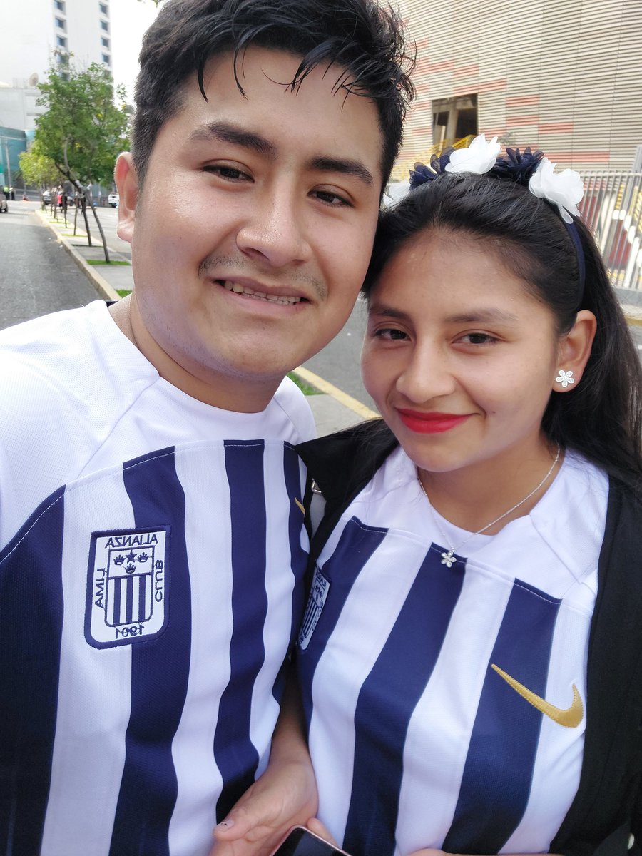 Alejandro_AAC20's tweet photo. @MovistarDeporPe Aca antes de entrar a alentar a mi querido @ClubALoficial https://t.co/1LkpC53Hgp