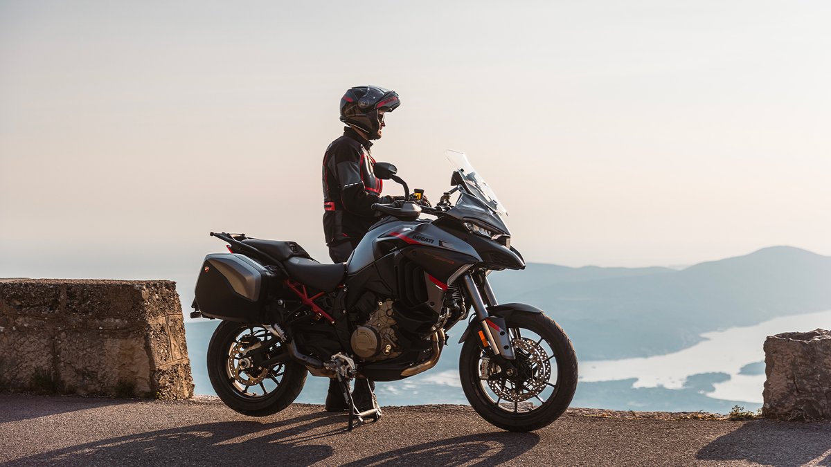 DucatiUK's tweet photo. COMPETITION: Win a Ducati Insurance policy worth up to £500! 

Enter now: https://t.co/8VoR5j2oyF #DucatiInsurance #Comp #Win https://t.co/BikfAMqeZ8