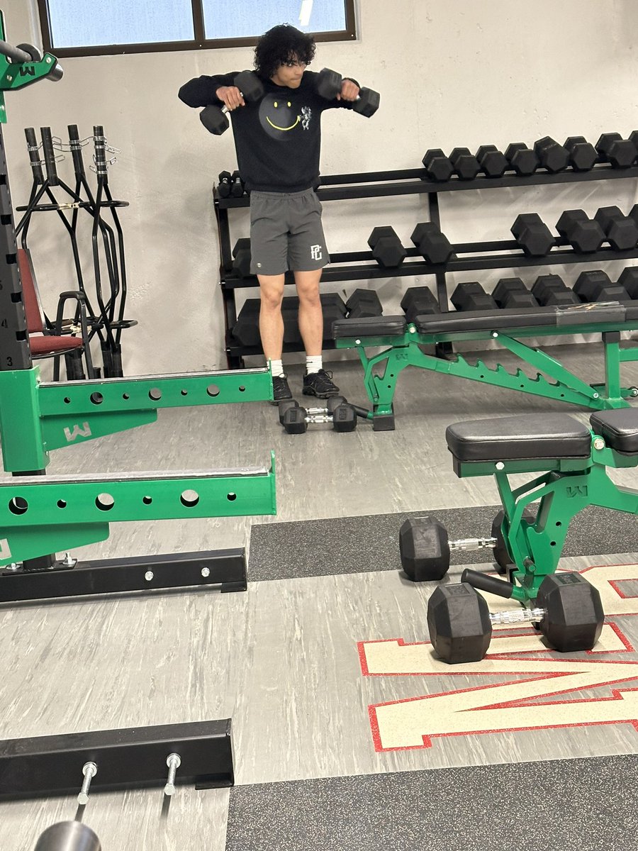 MBWeights's tweet image. No school and we still have 2 of our baseball players getting a game day lift in! 

@brayweston @kraytonh11 @MBDragonBB 

#ClockIn #MBWeights