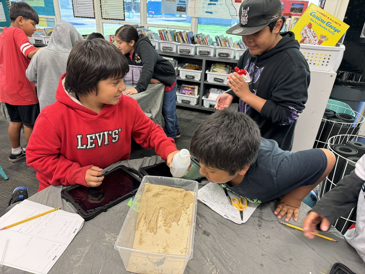 susierw's tweet photo. Studying wind and water erosion using straws, spray bottles, and sand. Students made their observations and explained results. They did a great job! @WoodcrestFSD https://t.co/vfhxNCEoGz
