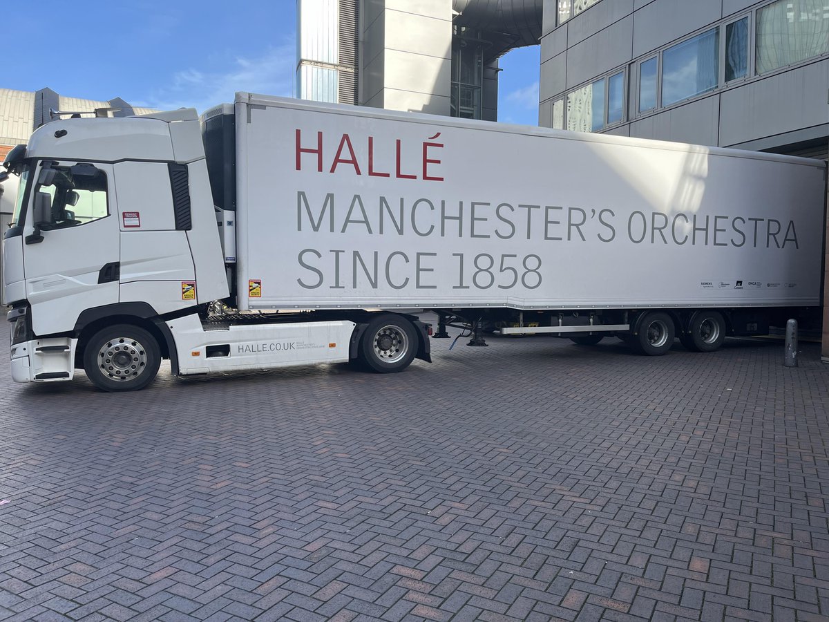 🚌 Hallé on the Road 🚌 If you can't see us in #Manchester this month, you can also find us visiting: ✨ Blackburn: @KingGeorgesHall | Sat 20 April ✨ Sheffield: @SheffCityHall | Tues 23 April ✨ Bradford: @BradfordTheatre | Sat 27 April 👉 bit.ly/HalleWhatsOn