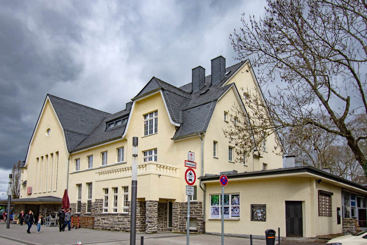 Die Stadt #Bonn will die frühere Klangstation am Bahnhof Bad Godesberg zu einem Fahrradparkhaus umbauen. Geplant sind derzeit 260 Stellplätze und eine öffentliche „Toilette für alle“: bonn.de/pressemitteilu…