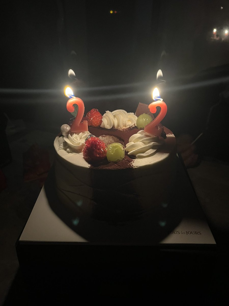 오늘 생일인뒈 야근하고 와서 올립니다
음하하하하ㅏ