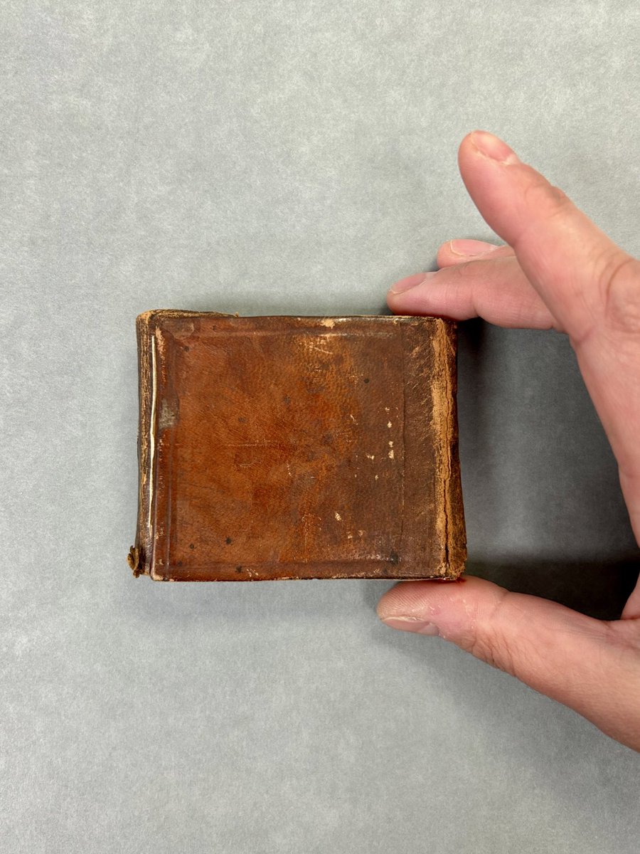 iamkristinesr's tweet image. 📚

@theULSpecColl Dd.15.8, Prayers, charms, and amulets, dated 1004H/ 1595, North Africa or al-Andalus.

#cambridgeuniversitylibraries #MiniatureBook #MiniatureBinding #IslamicManuscripts