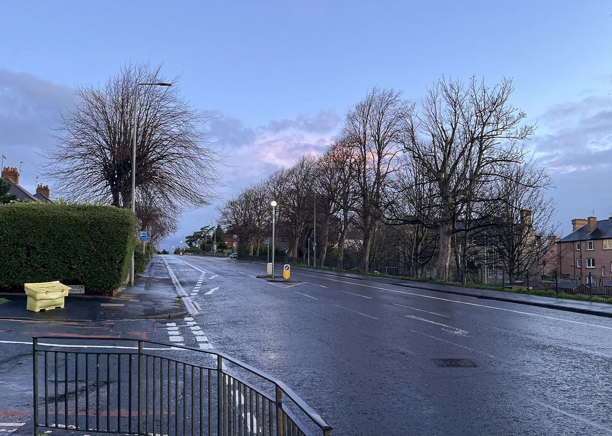 Ever wonder what it's like to go running in Edinburgh at 6 a.m.? 🏃 Just ask Space #trustee @cruicka, who's running the #EdinburghMarathonFestival 10K in support of The Broomhouse Hub. 📷 Stay up to date with Alastair's training & donate online: justgiving.com/fundraising/al…