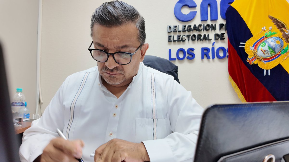 CNE_LosRios's tweet photo. Durante el diálogo, @juan_cevallos, enfatizó la responsabilidad de cumplir con cada uno de los hitos del #CalendarioElectoralEc en el proceso del #ReferéndumYConsulta2024. 

¡Construimos una democracia participativa y transparente! 📅🗳️ https://t.co/KTHV4AE89A