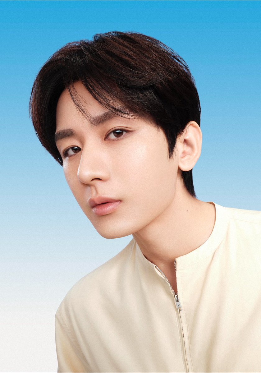 Join us in celebrating the glow of our Global Brand Spokesperson, the talented actor and creative visionary, #ChengYi, as he takes center stage in our new #HDSKIN Hydra Glow Foundation campaign. #FocusOnMe #MAKEUPFOREVER