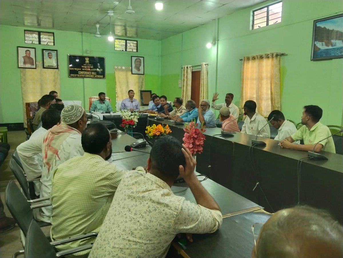 A meeting was organized with all Boat Associations and ghat lesse of South Salmara Mankachar district. . #awarenessmeet @ndmaindia @diprassam @mygovassam @PIB_Guwahati @DCKamrupMetro @diprokamrupm @district_kamrup @CMOfficeAssam @JogenMohanAssam