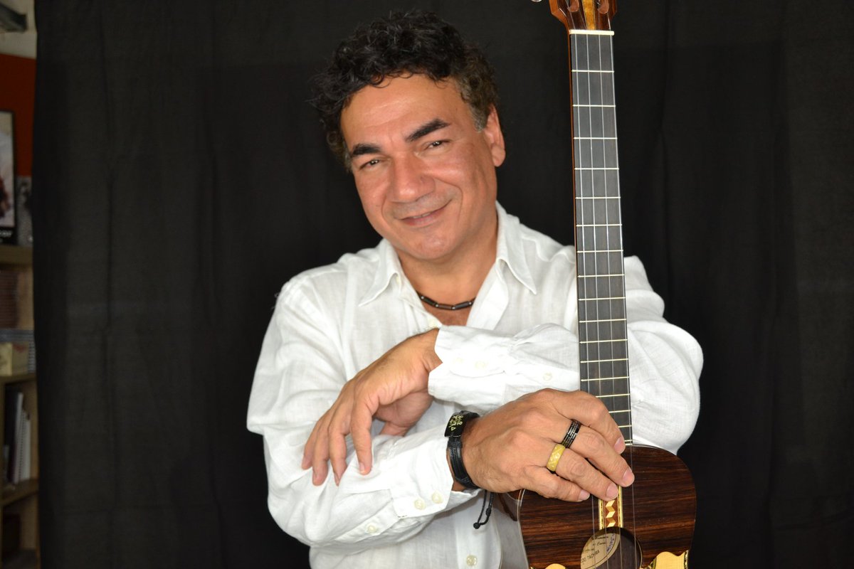 Hoy está de cumpleaños nuestro amigo, el cantante, guitarrista y cuatrista 🇻🇪 , #JuanCarlosSalazar <a href="/jcsalazarmusic/">Juan Carlos Salazar</a> nacido en Caripito, Edo. Monagas, líder infinidad de veces de las listas en Venezuela y residente de La Florida hace años. Gran abrazo! youtu.be/-zH2OnjamDc?si…