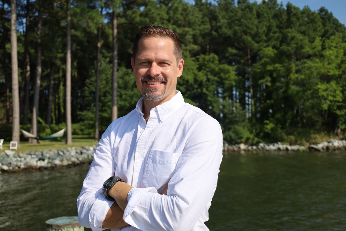 This week, we chat to fantasy author <a href="/maxmoyer_writes/">Max Moyer</a>, about world-building, being original, and his new novel, 'Zodak - The Last Shielder' 🧙‍♂️

Listen in 👉 podfollow.com/writersroutine

#tuesdaythoughts #books #writingcommunity