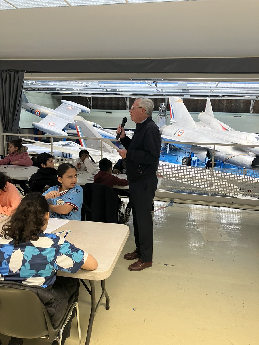 BourgetFc's tweet photo. Étape 2- dictée olympique ce matin au @MuseeAirEspace avec 155 participants de TOUS LES ÂGES.
Quand le foot et l’éducation se rencontrent hors du terrain.
3 textes lus par des orateurs de qualité.
- l’éducation numérique du PEF 
- pour le maillot! 
- discours de jeux!

#SOP2024 https://t.co/ZiGGLnEkqB