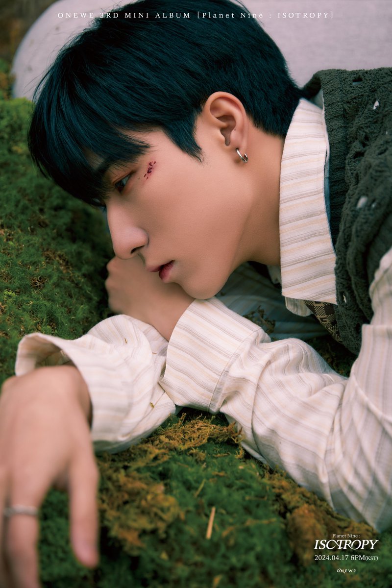 [#ONEWE] 

ONEWE 3RD MINI ALBUM 
[Planet Nine : ISOTROPY]
  
🩹 SOLO CONCEPT PHOTO #2 🩹

▪ HA RIN ▪

2024.04.17 6PM (KST) RELEASE✔

#원위 #PlanetNine_ISOTROPY
#하린 #HARIN
#추억의_소각장 #Beautiful_Ashes