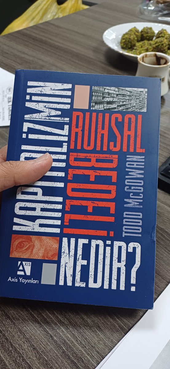 @axisyayinlari 'na ne kadar teşekkür etsem az. McGowan kalemine çok güvendiğim bir yazar ve bu kitap nihayet Türkçe'ye kazandırıldı. Güzel kokuyor tavsiye ederim.