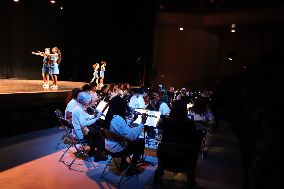 Ville de Villeneuve-le-Roi tweet media