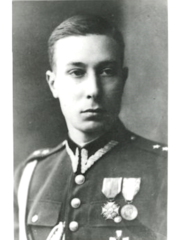 The Soviets began the #KatynMassacre in early April 1940. Over a few weeks, they murdered almost 22,000 Polish citizens, including army officers and NCOs, border guards, policemen, intellectuals and political prisoners.

Ryszard Kalpas was one of its first victims.