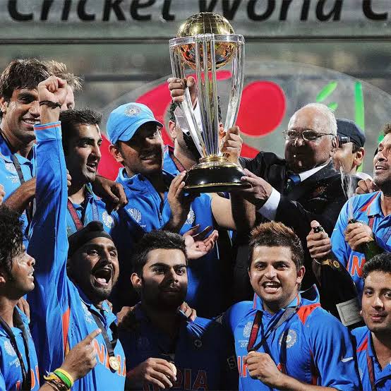 #WorldCup2011 e cup vachi chala years ayyindi, dani tarwatha inka emi raledhu.
#India needs a new #WorldCup this time, fans waiting for a long @BCCI. 
Select a team with no politics & sympathy for #T20WorldCup2024,26 & #worldcup2027.
#RohitSharma𓃵 #ViratKohli𓃵 #Bumrah #Shami.