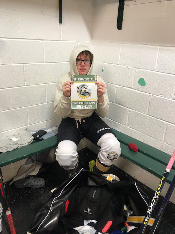 Game 3
Player of the game Tristan with 2 goals !!  Animal of the game Evan 🏒🥅