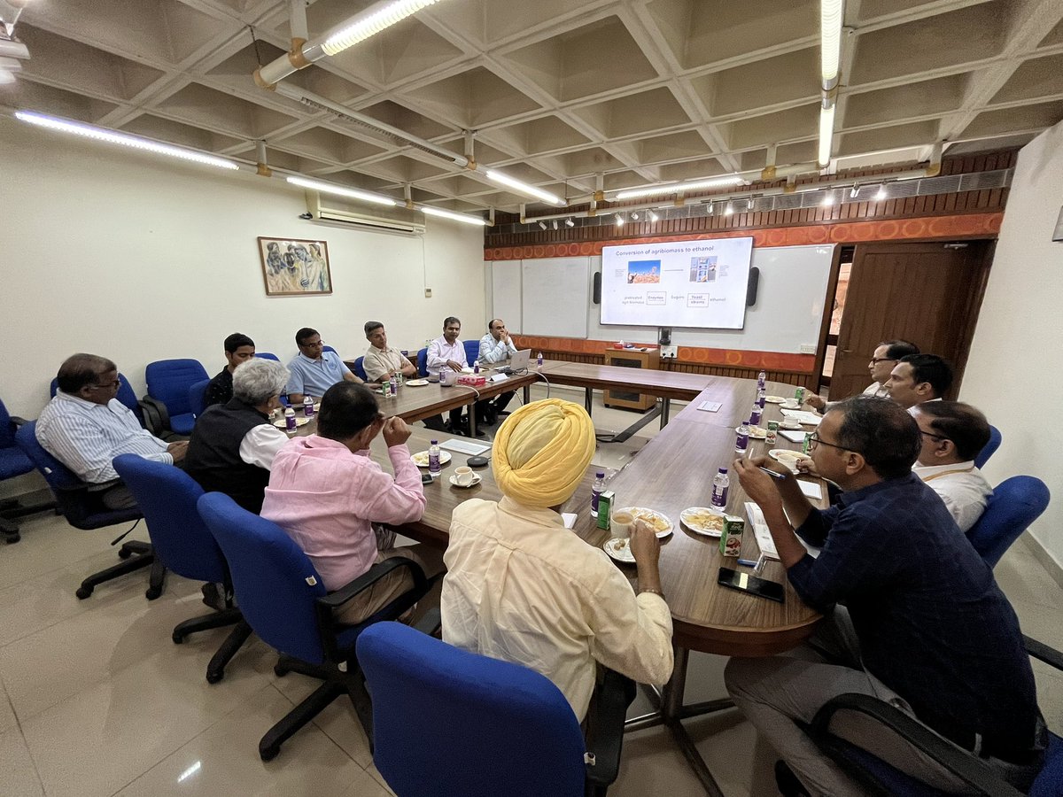 Shri Vishwajeet Sahay, Additional Secretary and Financial Advisor, @DBTIndia and Shri Avtar Singh Sandhu, Chief Controller of Accounts, @DBTIndia accompanied by a team of  other senior officials of DBT Finance Division,  visited @ICGEBNewDelhi to familiarise themselves with the…