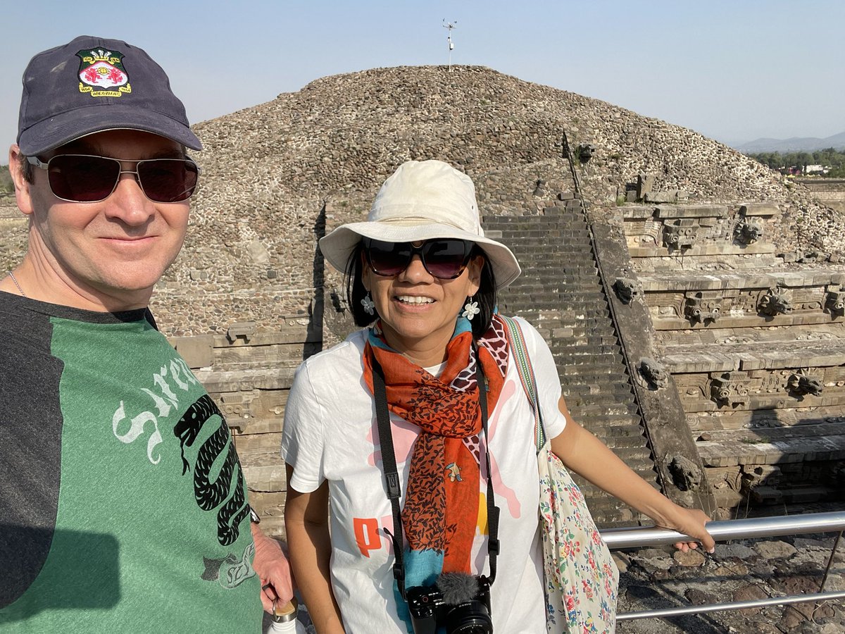 Los Pirámides en Teotihuacán - todavía impresionantes casi 30 años después de mi primera visita!