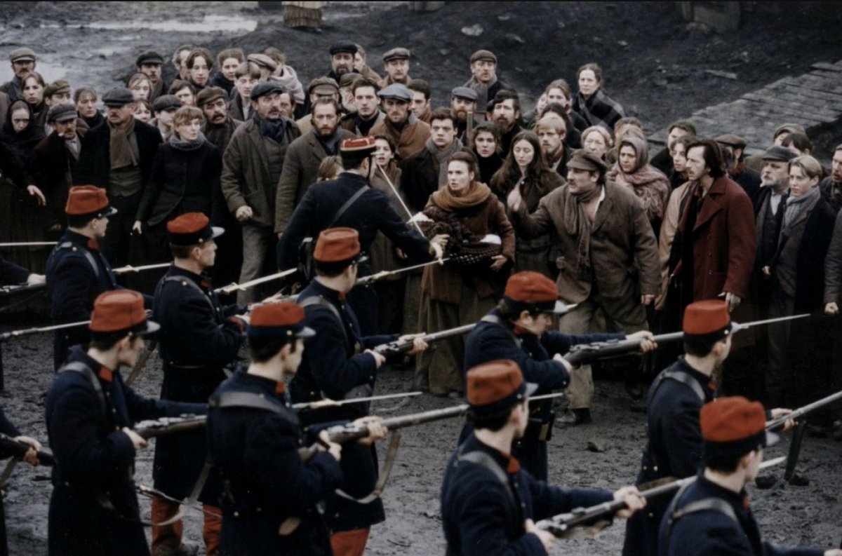 Writer Émile Zola #BOTD
GERMINAL – Claude Berri, 1993
#BookToFilm (1884)
w/ Gérard Depardieu & Miou-Miou

Striking coal miners confront soldiers. Holding her baby, Maheude stands by her husband Toussaint. In a moment, he will be shot…