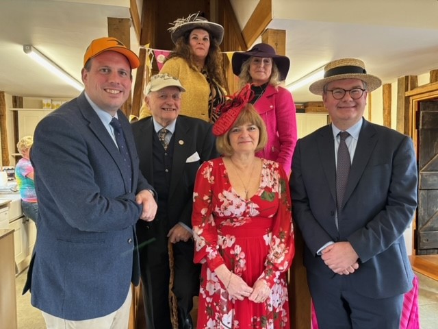 Last week, on Wear a Hat Day, I was delighted to attend a fundraising lunch in Padbury in aid of @braintumourrsch. Thank you to Sue and Justin Farrington-Smith for hosting such a brilliant event! #WearAHatDay