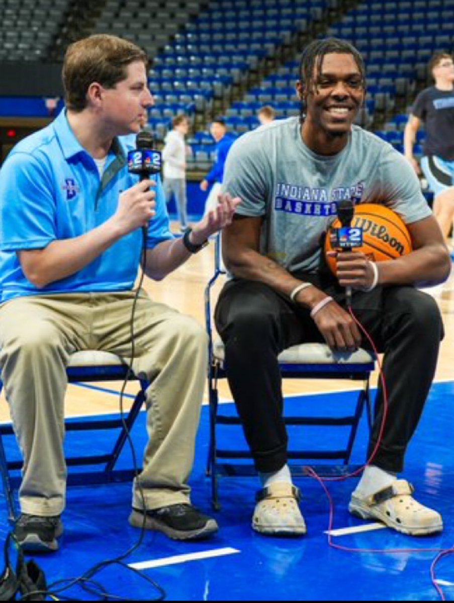 Good Luck to Pike alum Ryan Conwell ⁦@ryanc0nwell⁩ and ⁦@IndStBasketball⁩ in their semifinal game tonight. 7:00 on ESPN ⁦@PikeHSAthletics⁩ ⁦@PikeSchools⁩ ⁦@PikeHighSchool⁩ #PikeProud