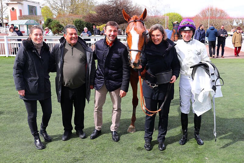 🏆 SUCCÈS 🏆 MISTER GATZ (Adlerflug) s’impose une nouvelle fois avec brio dans le Prix Caracalla (2400 m) à Saint-Cloud et nous donne beaucoup d’espoir pour la suite de sa carrière. Toutes nos félicitations à l’ensemble de ses propriétaires & à son jockey @piccone_tony 🐎💨💨💨