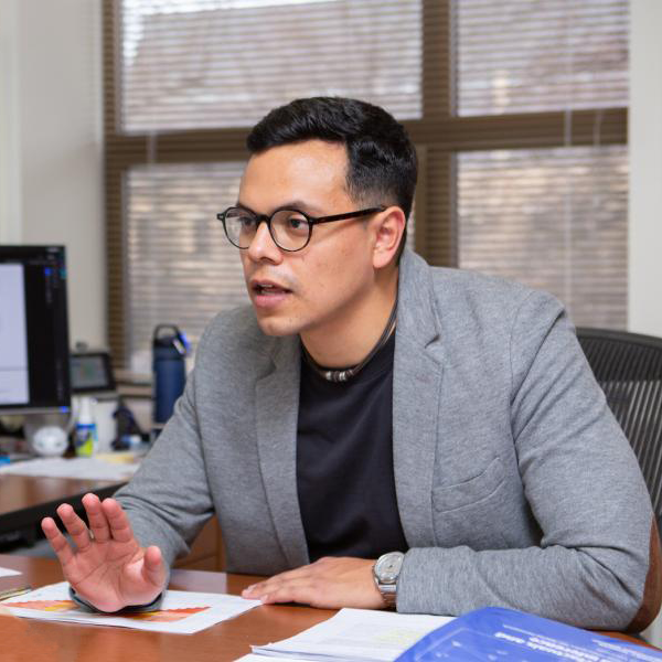 Congratulations to former Kellogg visiting fellow Javier Pérez Sándoval, who received the 2023 Frank Cass Prize for best article by a young scholar! Read more: bit.ly/3viopK4 @javierpsandoval #scholarlyexcellence #kelloggpride