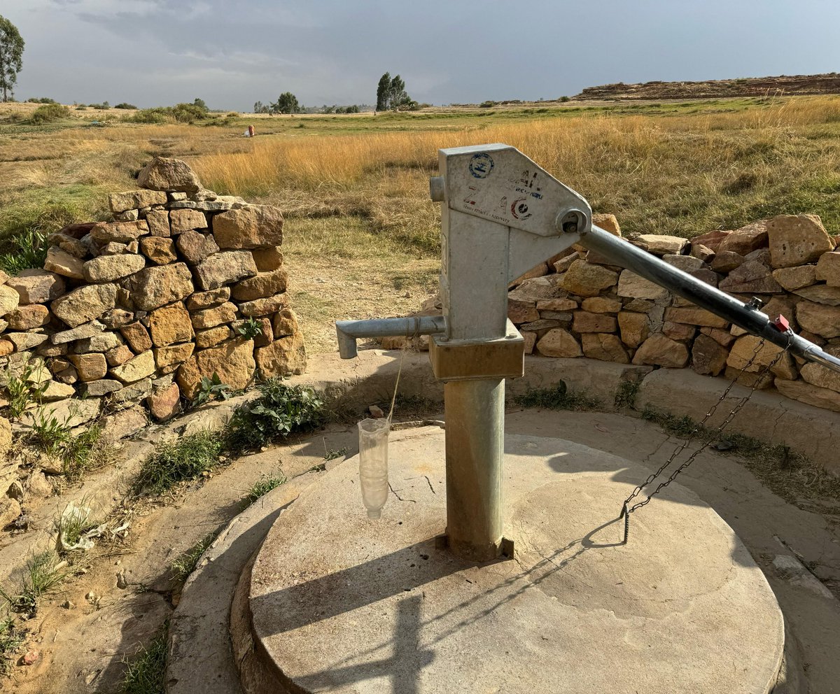 Just one water station like this one can provide safe drinking water for at least 40 households. That is why @USAID supports organizations working on the ground in Ethiopia like @zoa_nl, who have repaired and maintained 200 of these pumps across eastern Tigray.