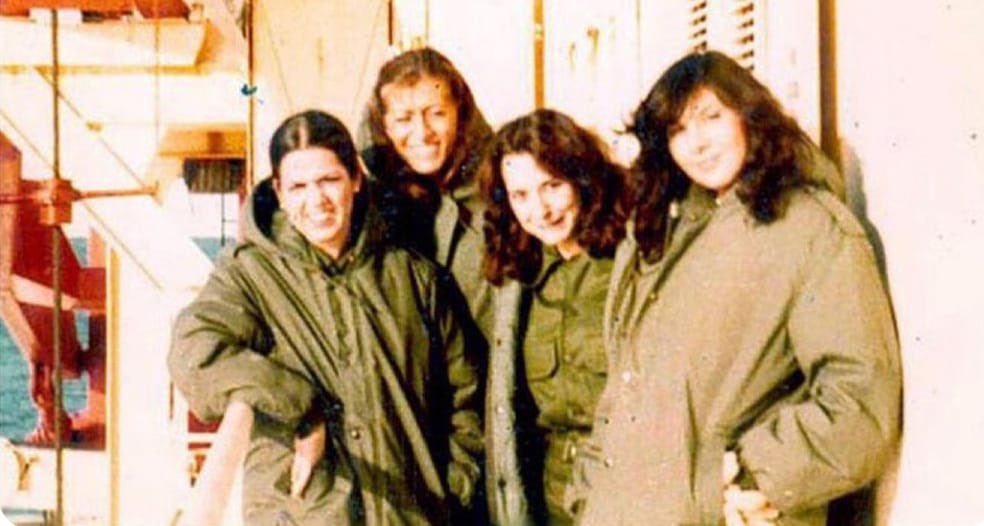 AMPA_arg's tweet photo. Pero, como sostiene la fotografa documental Ivy Perrando Schaller "si la parte de las mujeres no está, la historia de Malvinas esta incompleta". 

Sigamos recordando nuestra historia!!! 

Las Malvinas son Argentinas!! 🇦🇷 https://t.co/dLj7HG2NFU