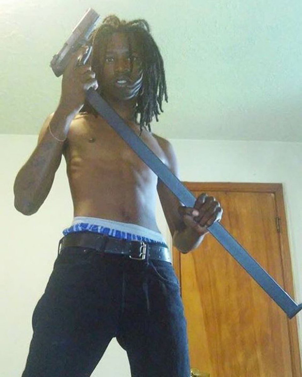 <a href="/SaycheeseDGTL/">SAY CHEESE! 👄🧀</a> This the long gun the witnesses saw