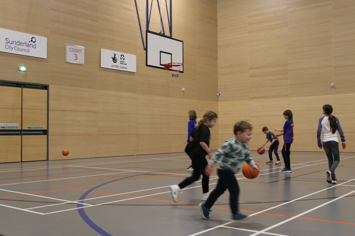 𝐓𝐨𝐦𝐨𝐫𝐫𝐨𝐰 🔜 Come along tomorrow to try our Easter drop-in sessions 🏀🏓 Full info 👉 ow.ly/9hB250R6vIj