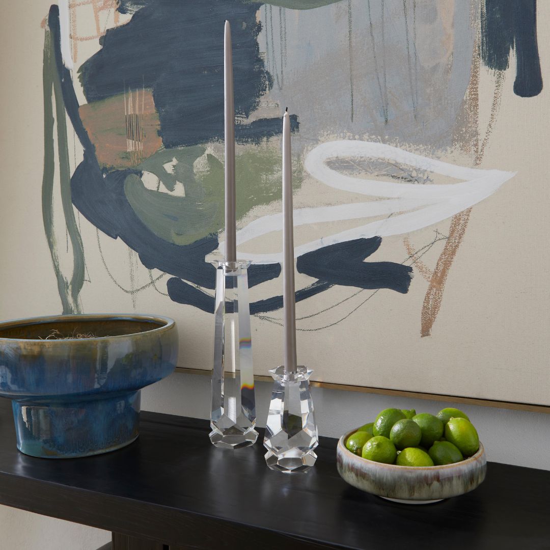 CyanDesignHome's tweet image. Each handcrafted piece in the Thom Filicia for Cyan Design Accessories Collection blends nature&apos;s whispers with a tailored aesthetic. 🍃✨

#CyanDesignHome #ThomFiliciaForCyanDesign #ThomFilicia