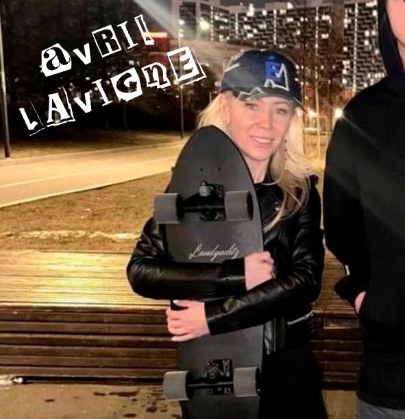 deadpozers's tweet image. #AvrilLavigne