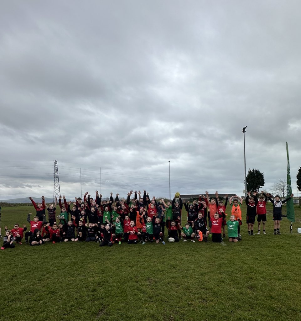 Brilliant day with @CommunityOsprey at the WRU for Fit Fed Fun camp @Bonymaenrugby . Great Rugby skills on show and lots of fun had by all. Happy Easter 🏴󠁧󠁢󠁷󠁬󠁳󠁿🏉⭐️ #WRUFitFedFun #WRUHub